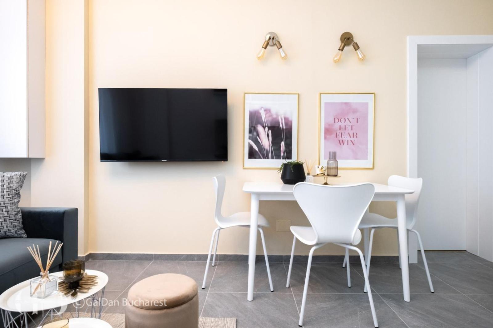 The Loft Luxury Apartments-Near The Park In The City Center Bucureşti Ngoại thất bức ảnh