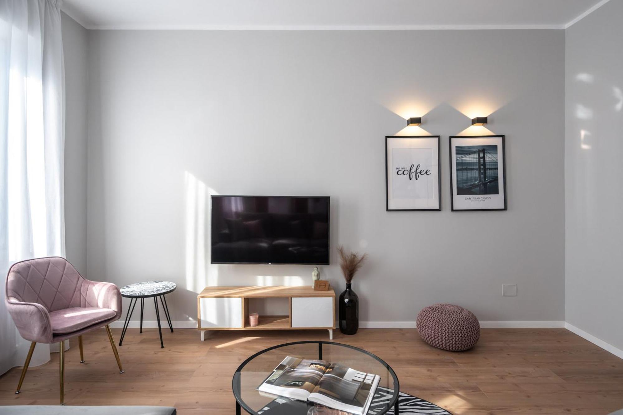 The Loft Luxury Apartments-Near The Park In The City Center Bucureşti Ngoại thất bức ảnh