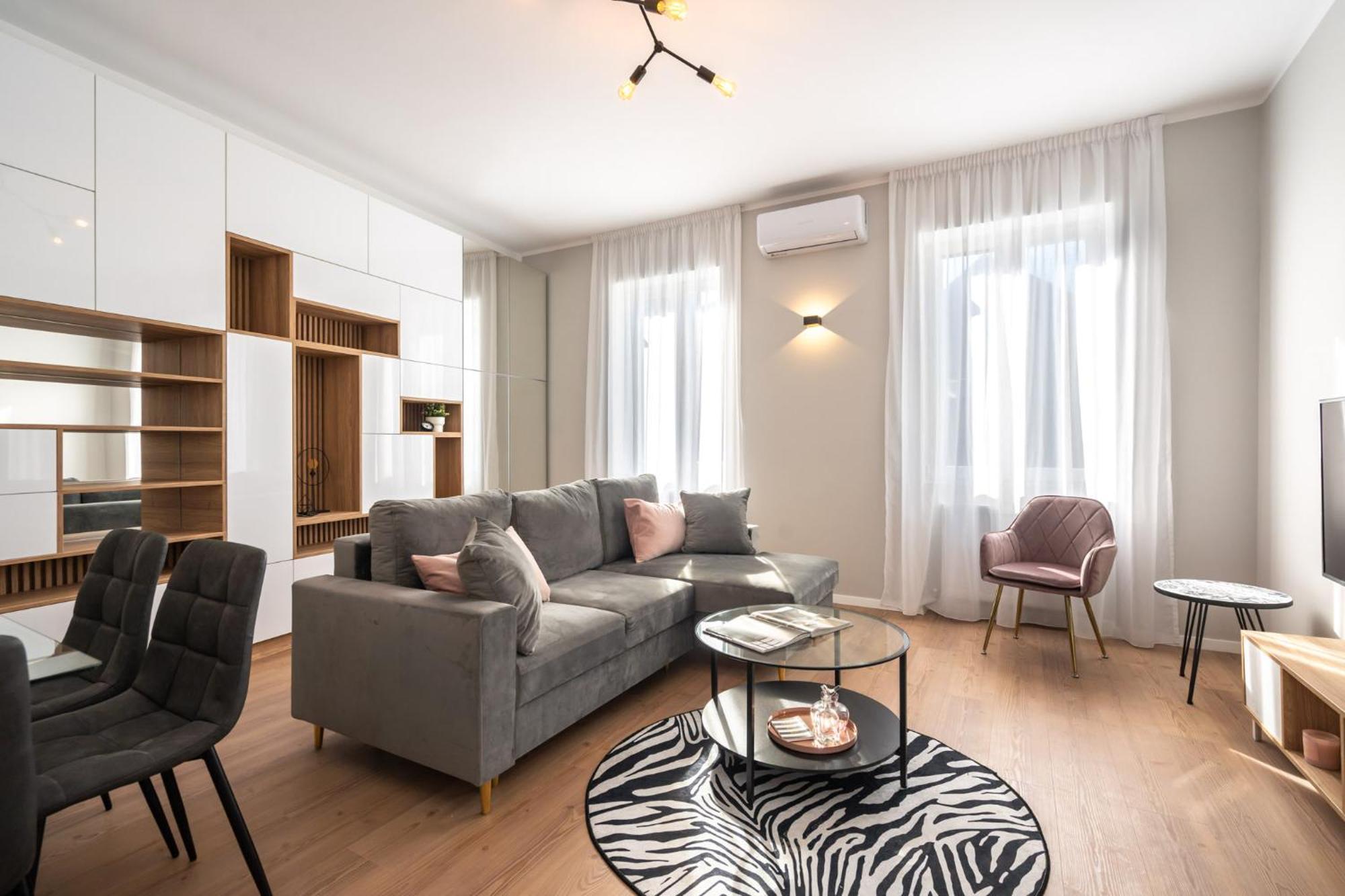 The Loft Luxury Apartments-Near The Park In The City Center Bucureşti Ngoại thất bức ảnh